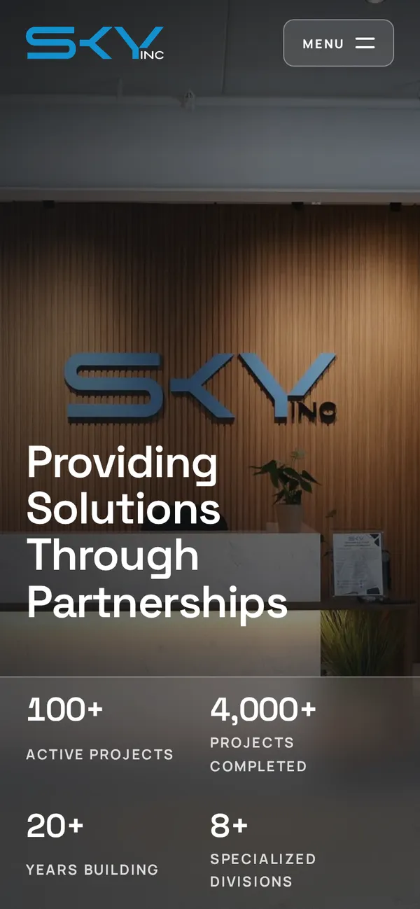 Page d’accueil de Sky Group of Companies sur téléphone